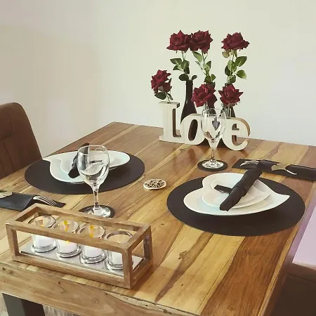 Loveroom La Garconn'hyeres 호텔 *