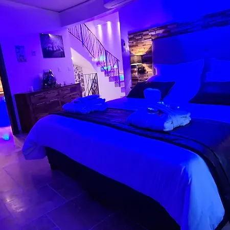 Loveroom La Garconn'hyeres 호텔 *