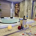 Loveroom La Garconn'hyeres Йер