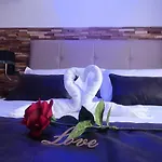 Loveroom La Garconn'hyeres Йер
