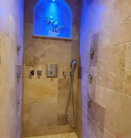Loveroom La Garçonn'hyères Hyères