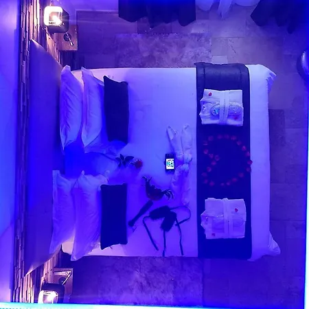 Loveroom La Garçonn'hyères Hyères