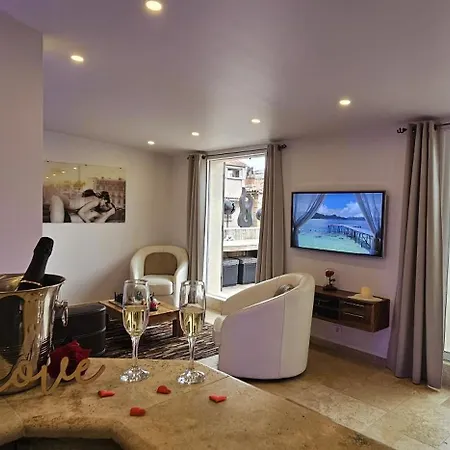 Loveroom La Garçonn'hyères *