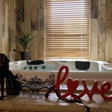 Loveroom La Garconn'hyeres * Hyères