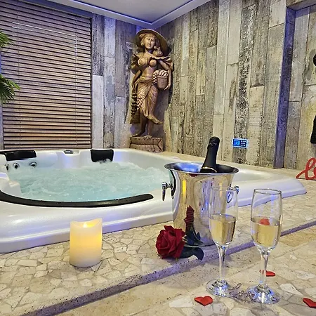 Loveroom La Garconn'hyeres Szálloda Hyères