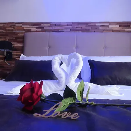 Loveroom La Garçonn'hyères Hyères