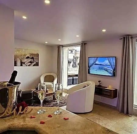 Loveroom La Garçonn'hyères *