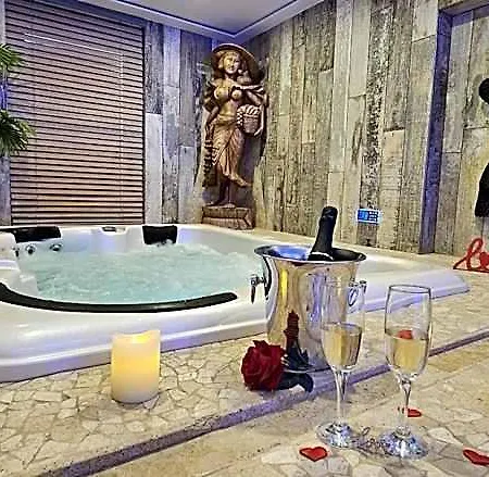 Loveroom La Garçonn'hyères *