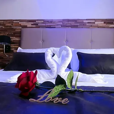 Loveroom La Garçonn'hyères Hyères
