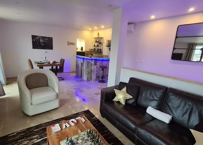 Hotel Loveroom La Garconn'hyeres *