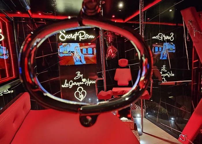 Hotell Loveroom La Garconn'hyeres Hyères