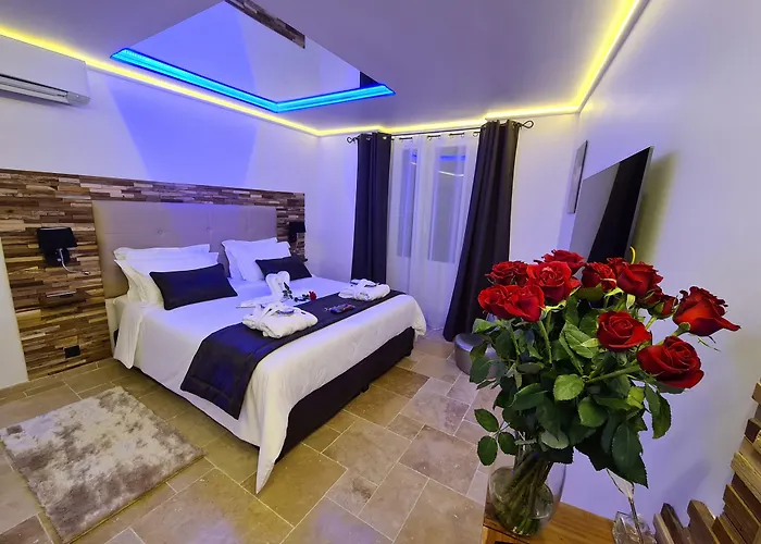 Hotell Loveroom La Garconn'hyeres Hyères